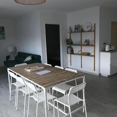 4 Bedroom House With Garden Mimizan-Plage